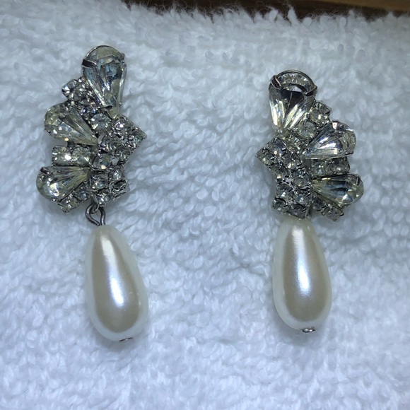 Rhinestone and Pearl Drop Pierced Earrings - Picture 2 of 4